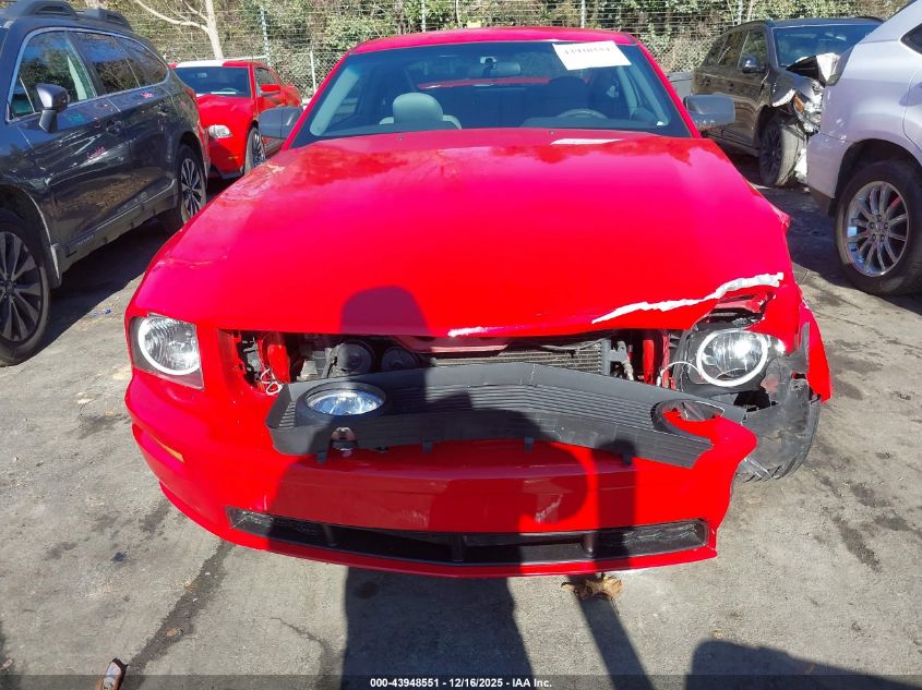 2005 Ford Mustang V6 Deluxe/V6 Premium VIN: 1ZVFT80N355133290 Lot: 43948551