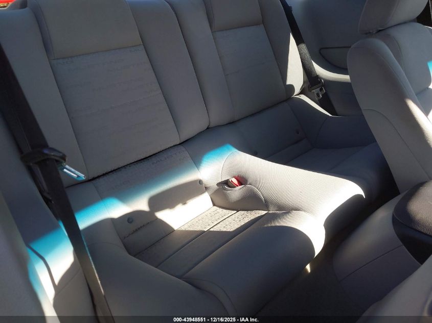 2005 Ford Mustang V6 Deluxe/V6 Premium VIN: 1ZVFT80N355133290 Lot: 43948551