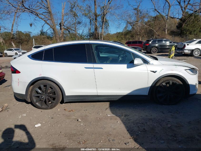 2017 Tesla Model X 100D/75D/90D VIN: 5YJXCBE20HF034822 Lot: 43948783