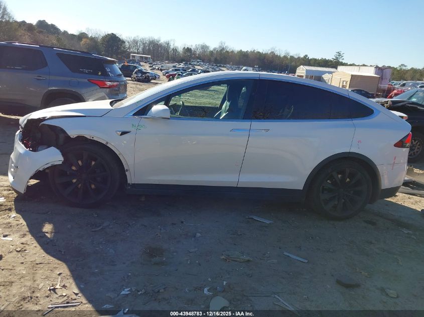 2017 Tesla Model X 100D/75D/90D VIN: 5YJXCBE20HF034822 Lot: 43948783