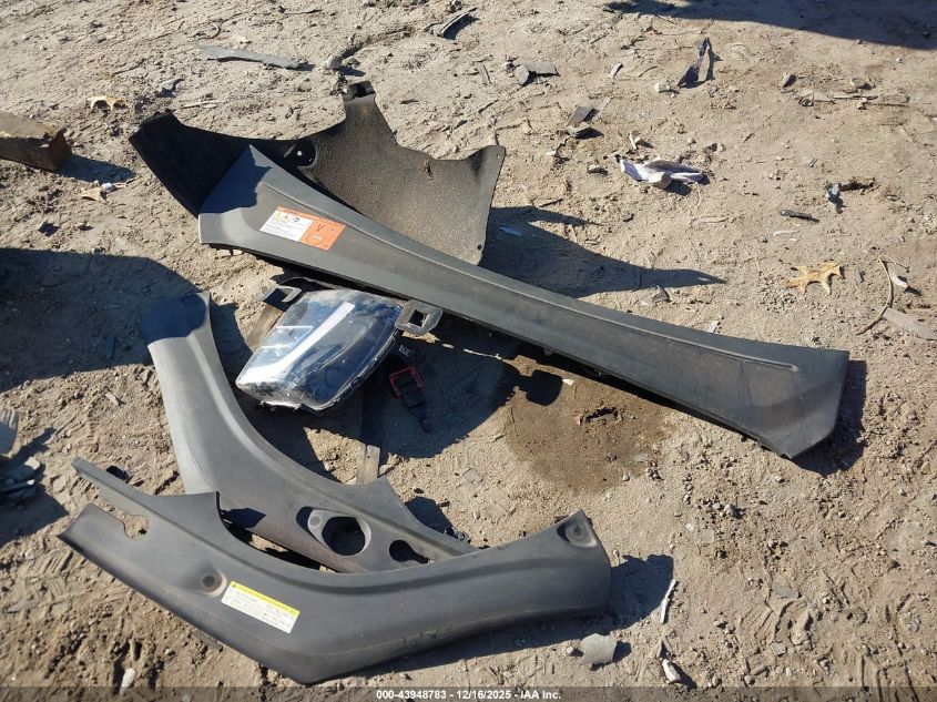 2017 Tesla Model X 100D/75D/90D VIN: 5YJXCBE20HF034822 Lot: 43948783