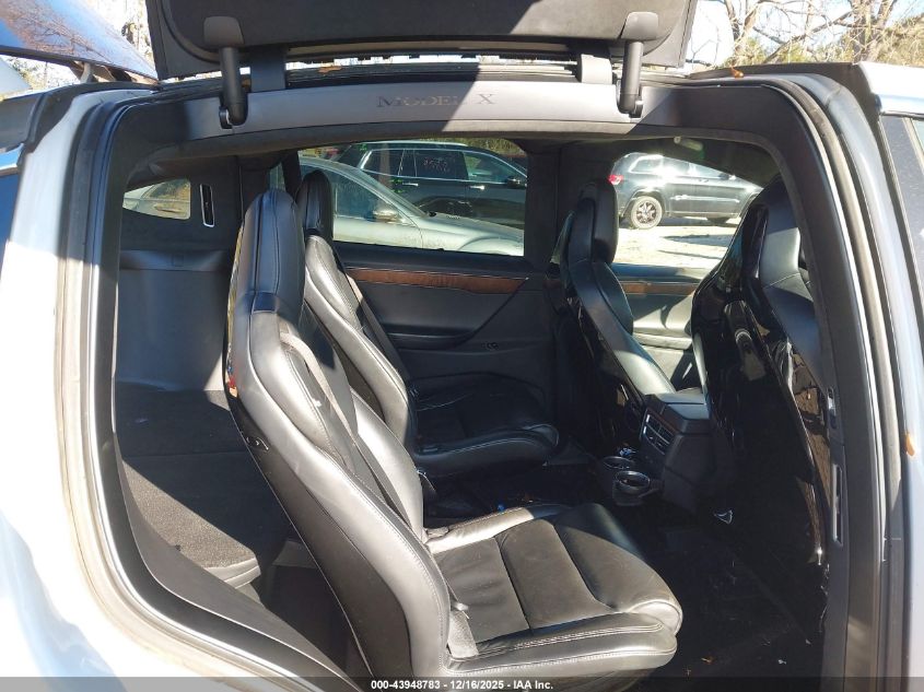 2017 Tesla Model X 100D/75D/90D VIN: 5YJXCBE20HF034822 Lot: 43948783