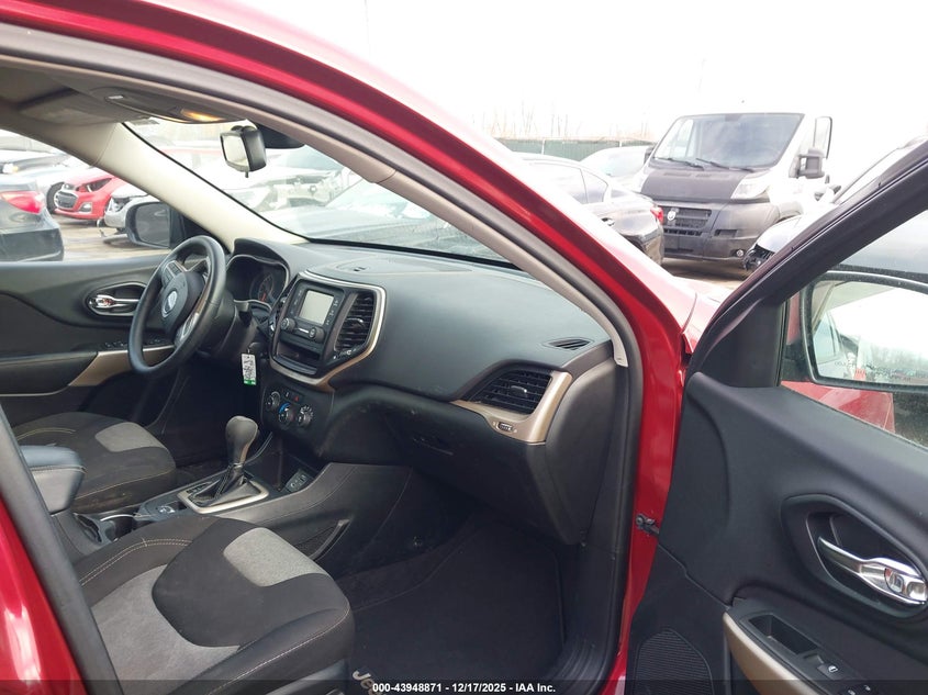 VIN 1C4PJLAB3HW652388 2017 JEEP CHEROKEE SPORT FWD