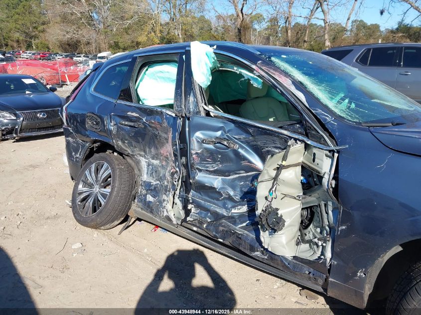 2023 Volvo Xc60 B5 Plus Bright Theme VIN: YV4L12DN4P1254968 Lot: 43948944