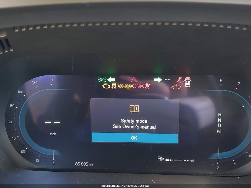 2023 Volvo Xc60 B5 Plus Bright Theme VIN: YV4L12DN4P1254968 Lot: 43948944