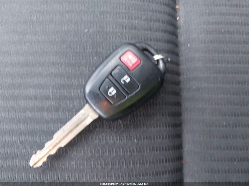 2016 Toyota Rav4 Le VIN: JTMBFREV0GD182771 Lot: 43949021