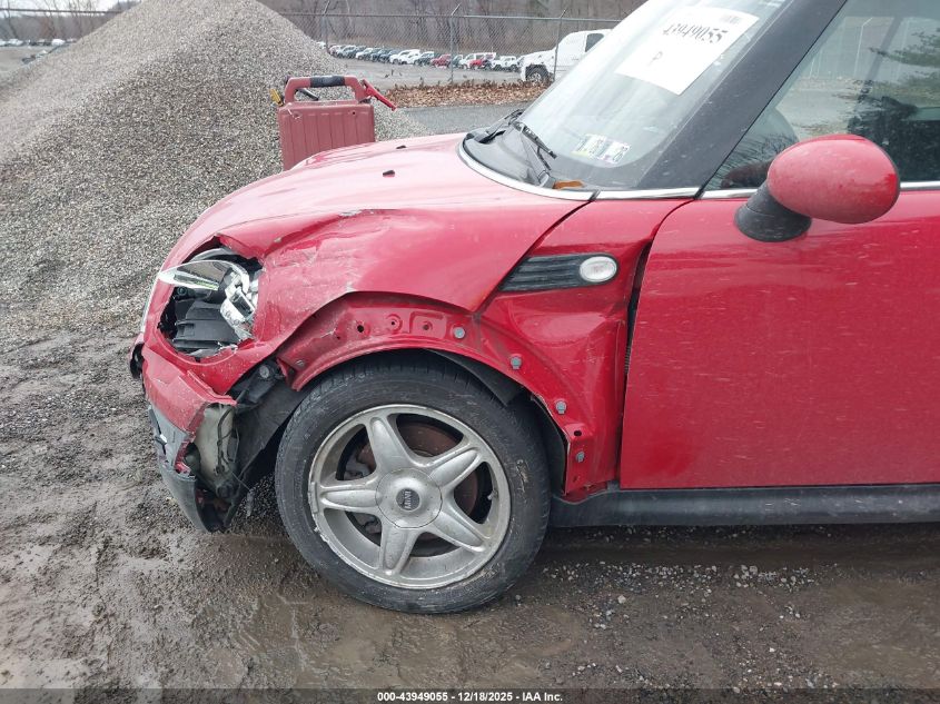 2009 Mini Cooper VIN: WMWMR33549TU96736 Lot: 43949055