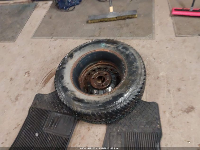 2011 Chevrolet Silverado 1500 Lt VIN: 1GCRKSE36BZ135675 Lot: 43949103