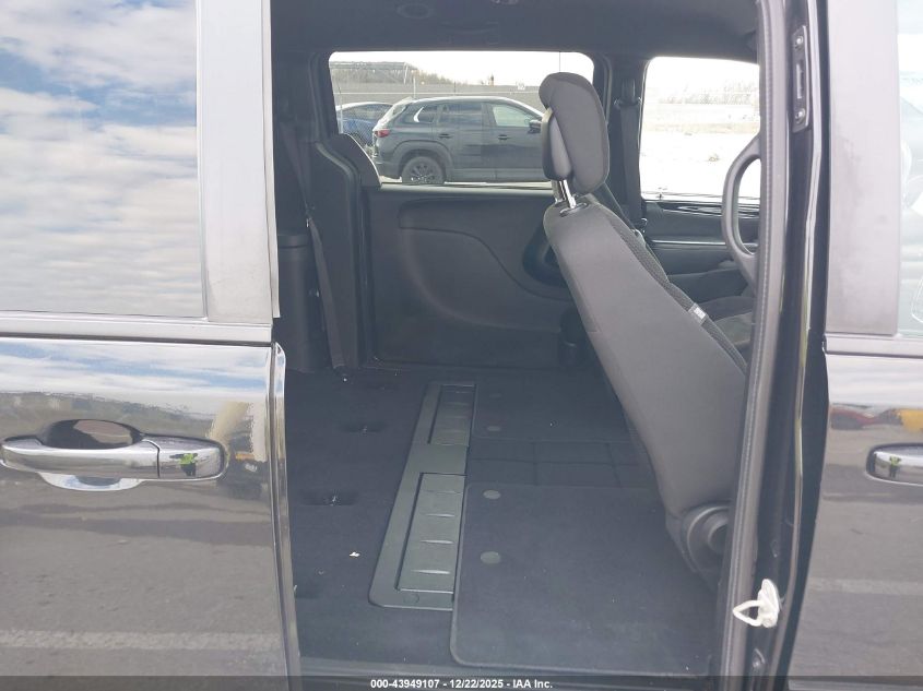 2017 Dodge Grand Caravan Se Plus VIN: 2C4RDGBG1HR856925 Lot: 43949107