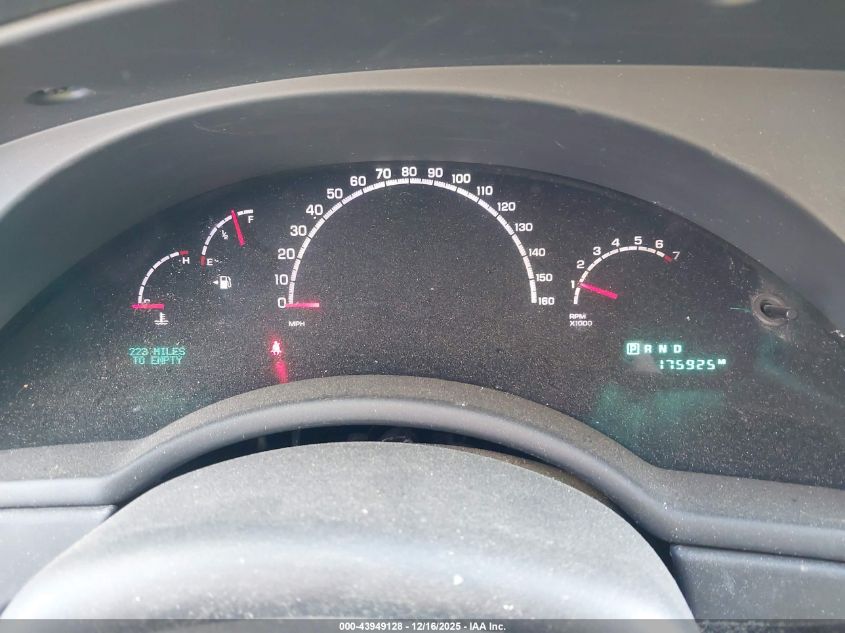 2005 Chrysler Pacifica Touring VIN: 2C8GF68475R660894 Lot: 43949128