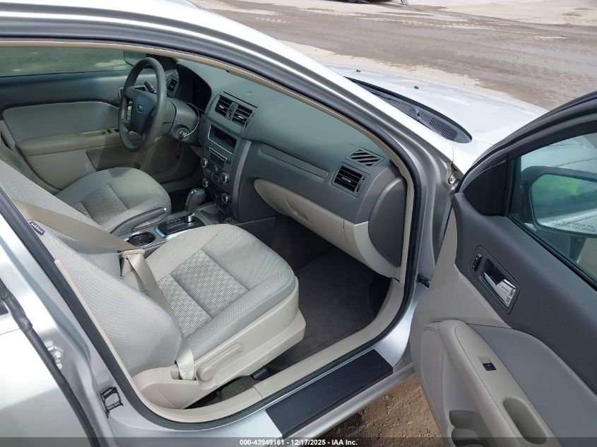 2012 Ford Fusion S VIN: 3FAHP0GA0CR407968 Lot: 43949161