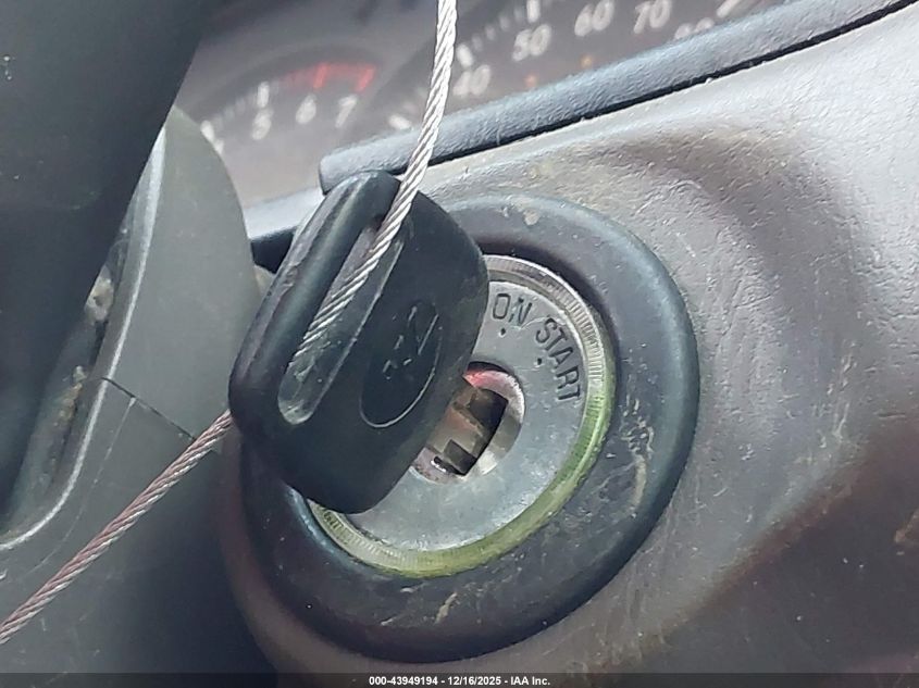 2000 Toyota Tundra Sr5 V8 VIN: 5TBBT4418YS120589 Lot: 43949194