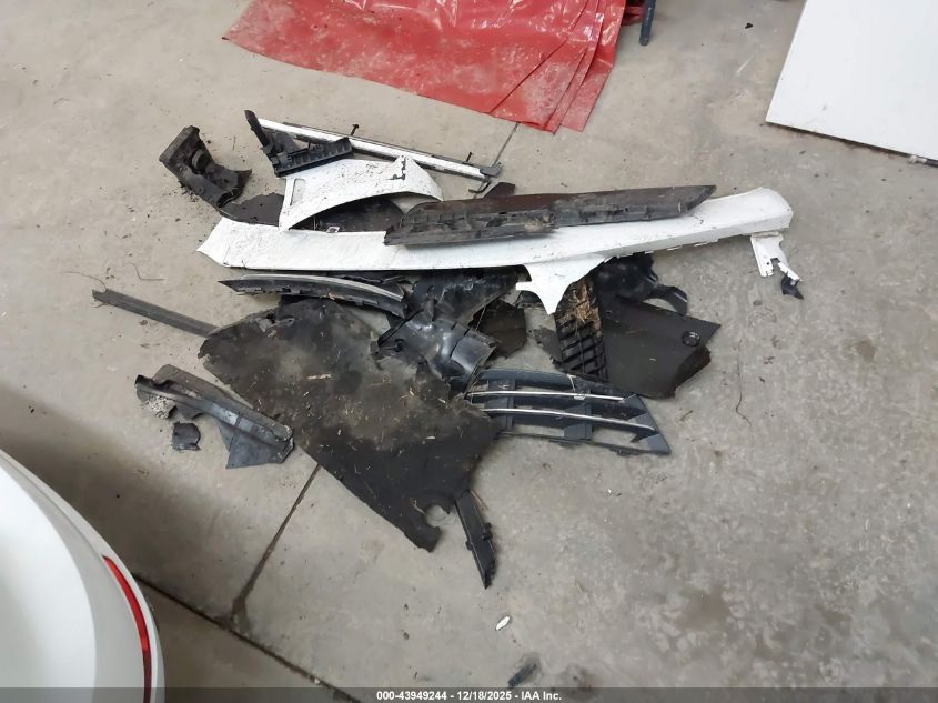 2017 Audi A4 2.0T Premium VIN: WAUANAF41HN070088 Lot: 43949244