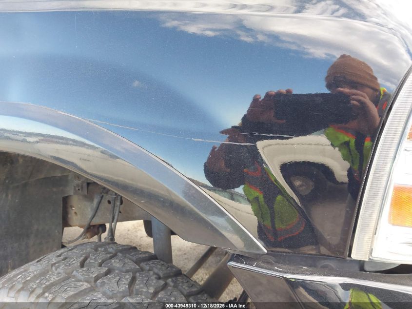 2005 Ford Excursion Limited VIN: 1FMSU43P55EA84335 Lot: 43949310