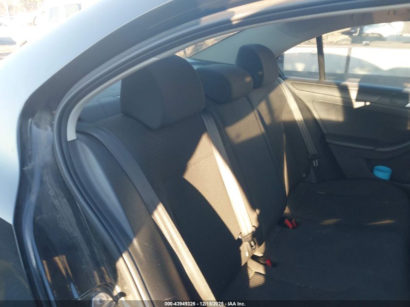 2015 Volkswagen Jetta 2.0L S VIN: 3VW2K7AJ7FM292039 Lot: 43949326