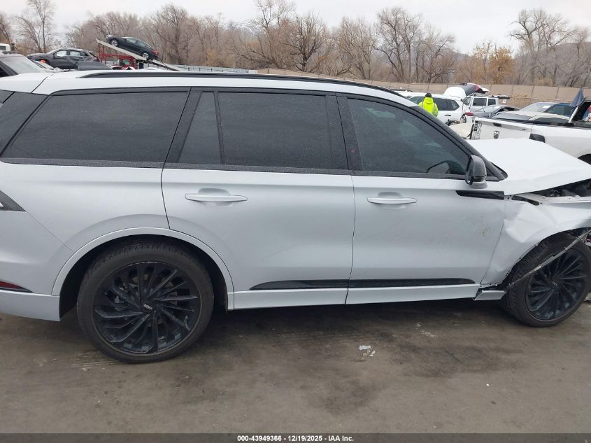 2025 Lincoln Aviator Reserve VIN: 5LM5J7XC2SGL17504 Lot: 43949366