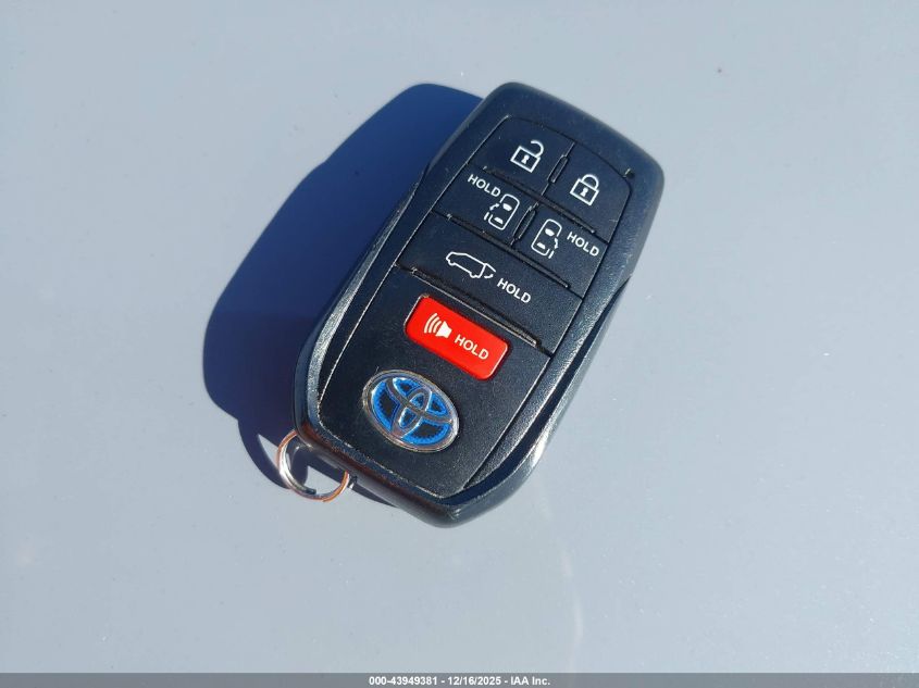 2022 Toyota Sienna Xle VIN: 5TDJRKEC5NS100611 Lot: 43949381