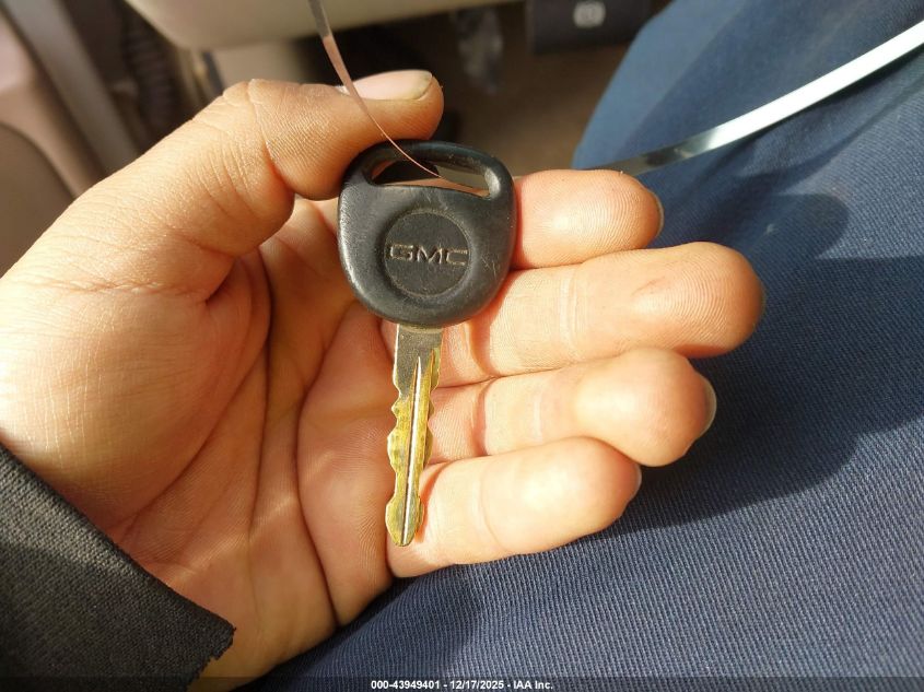 2004 GMC Yukon Slt VIN: 1GKEK13ZX4R201507 Lot: 43949401