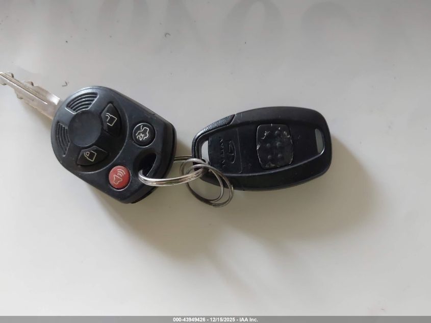 2010 Ford Escape Limited VIN: 1FMCU9EG4AKC13143 Lot: 43949426