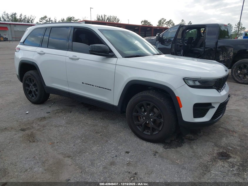 2024 Jeep Grand Cherokee Altitude 4X2