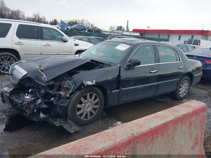 2007 Lincoln Town Car Signature Limited VIN: 1LNHM82V07Y637041 Lot: 43949465
