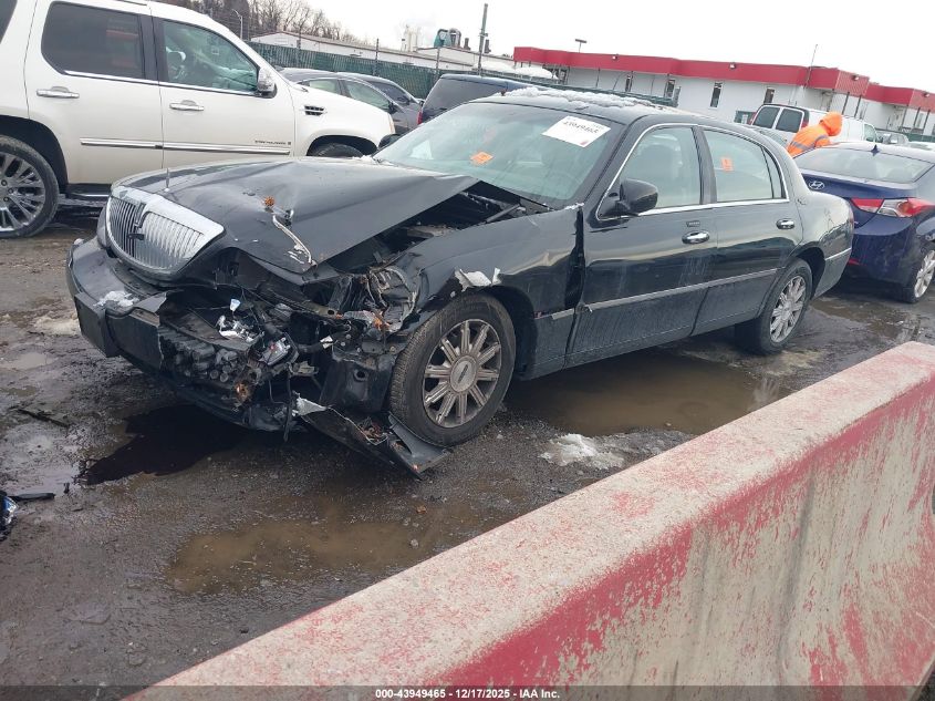 2007 Lincoln Town Car Signature Limited VIN: 1LNHM82V07Y637041 Lot: 43949465