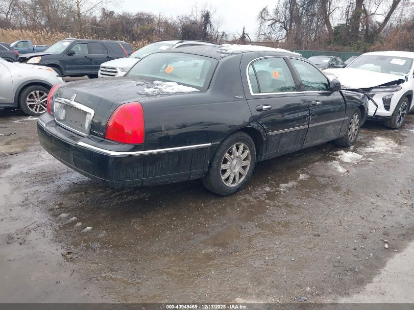 2007 Lincoln Town Car Signature Limited VIN: 1LNHM82V07Y637041 Lot: 43949465