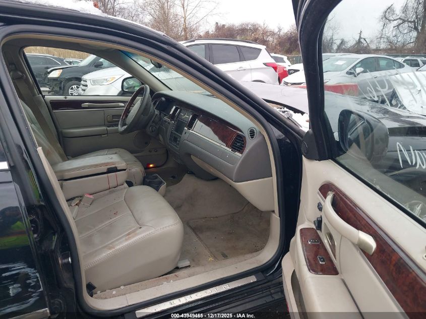 2007 Lincoln Town Car Signature Limited VIN: 1LNHM82V07Y637041 Lot: 43949465