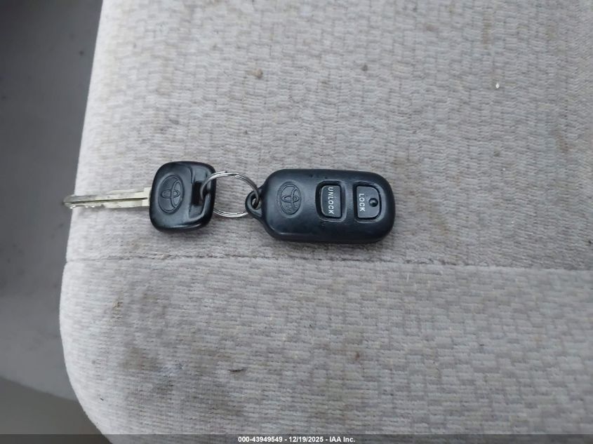 2003 Toyota Corolla Le VIN: 2T1BR38E33C136925 Lot: 43949549