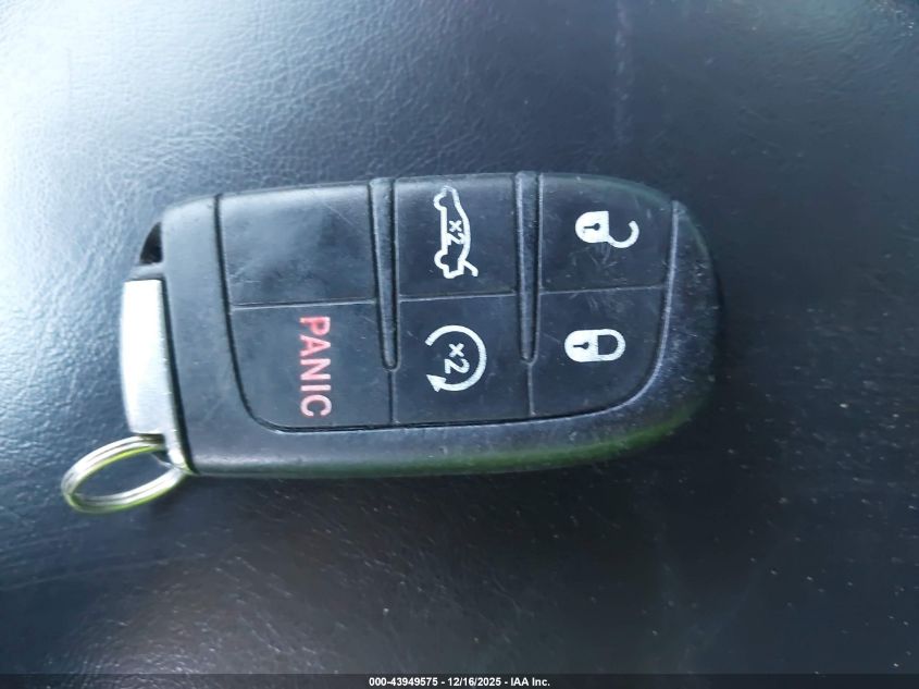 2015 Chrysler 300C Awd VIN: 2C3CCAKG9FH831123 Lot: 43949575