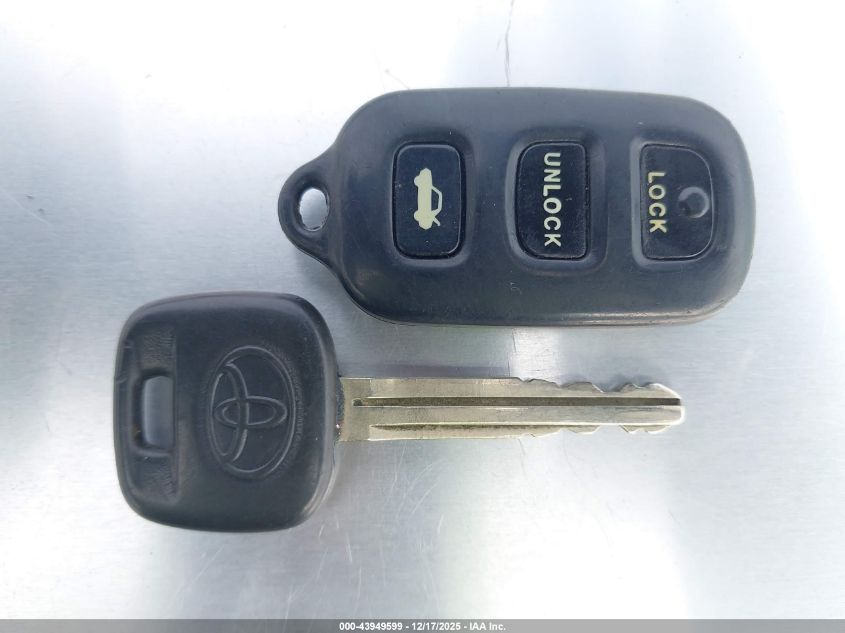 2003 Toyota Camry Le VIN: 4T1BE32K13U724041 Lot: 43949599