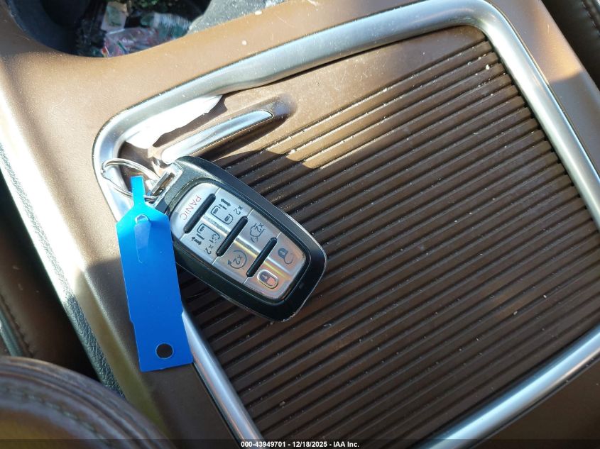 2017 Chrysler Pacifica Limited VIN: 2C4RC1GG9HR812065 Lot: 43949701