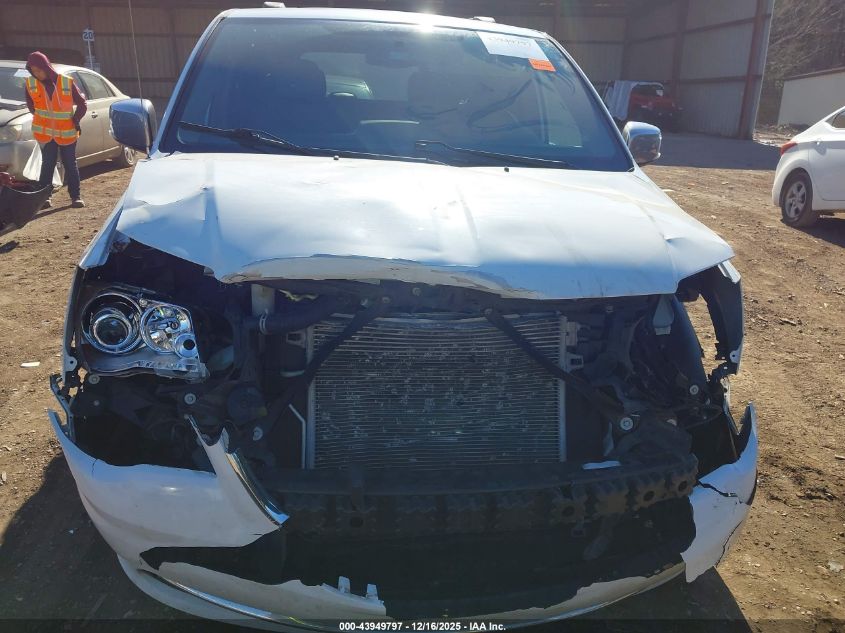 2015 Chrysler Town & Country Limited Platinum VIN: 2C4RC1GG5FR742710 Lot: 43949797