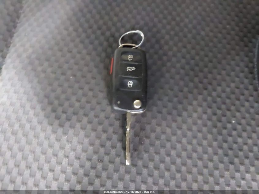 2015 Volkswagen Passat 1.8T S VIN: 1VWAT7A36FC012896 Lot: 43949829