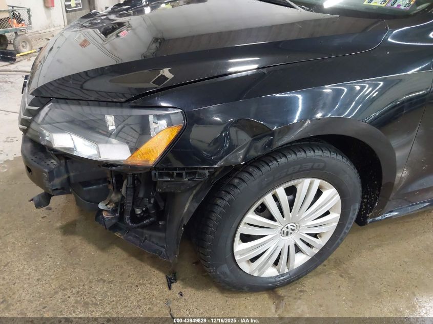 2015 Volkswagen Passat 1.8T S VIN: 1VWAT7A36FC012896 Lot: 43949829