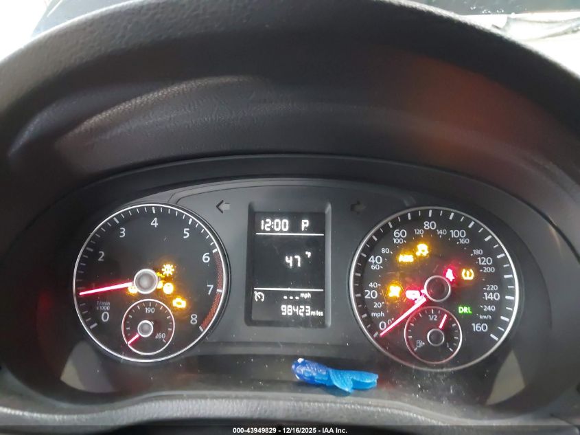 2015 Volkswagen Passat 1.8T S VIN: 1VWAT7A36FC012896 Lot: 43949829