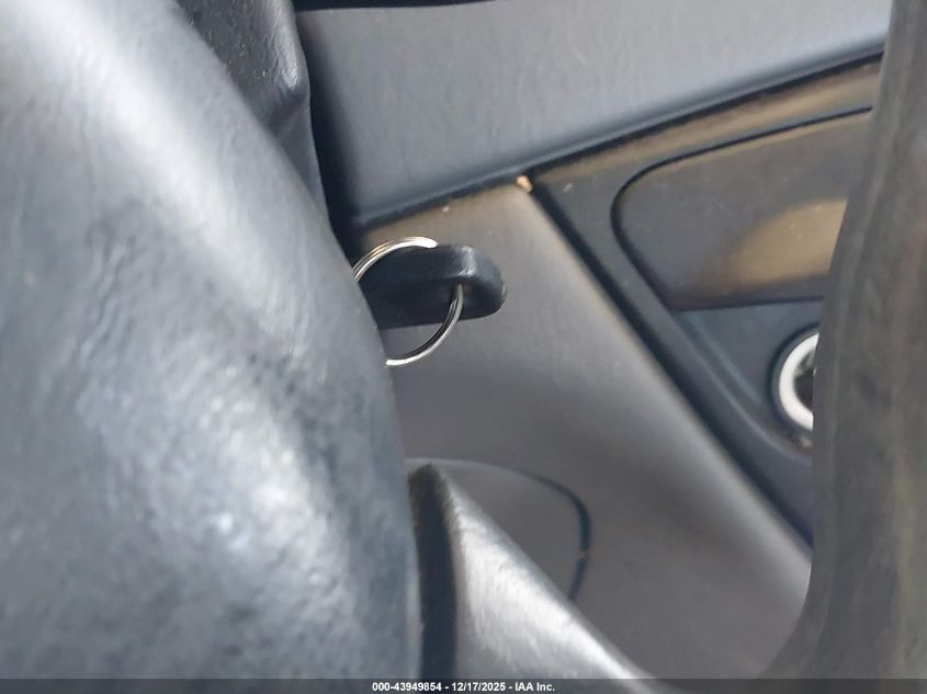 2002 Ford Focus Lx VIN: 1FAFP33P82W147172 Lot: 43949854