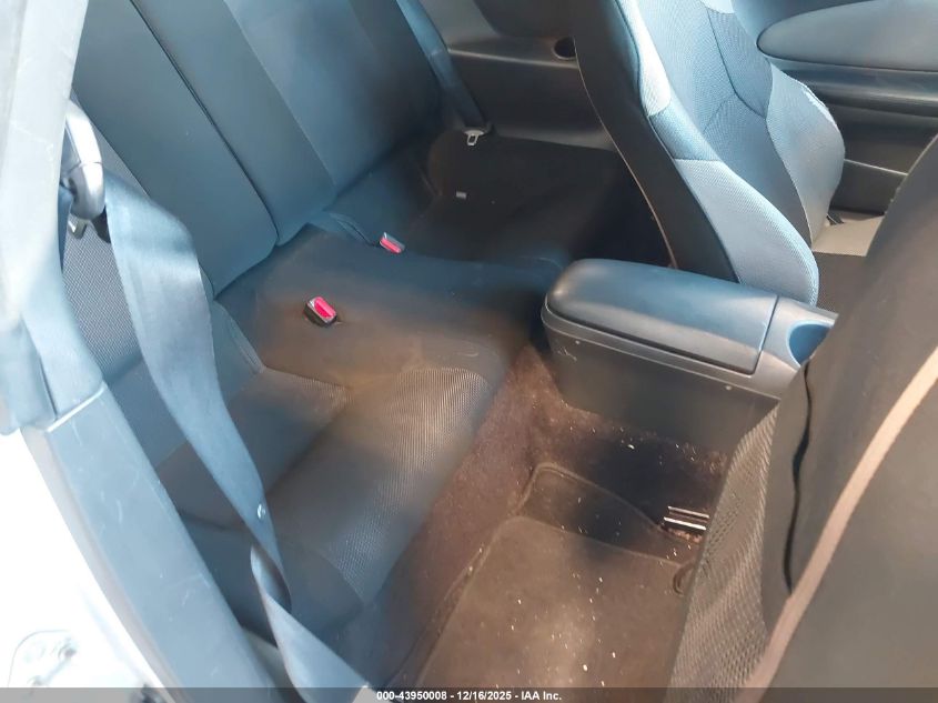 2004 Toyota Celica Gt VIN: JTDDR32T040175905 Lot: 43950008