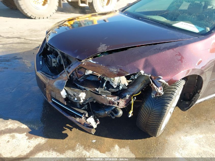 2011 Acura Rl 3.7 VIN: JH4KB2F66BC000174 Lot: 43950028