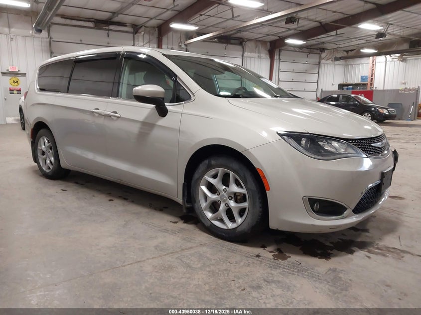 2017 Chrysler Pacifica Touring Plus