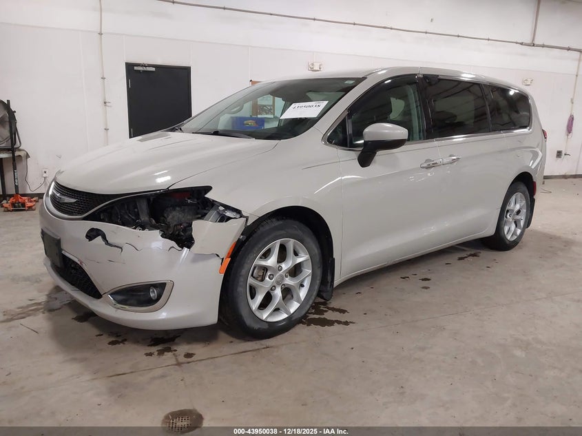 2017 Chrysler Pacifica Touring Plus