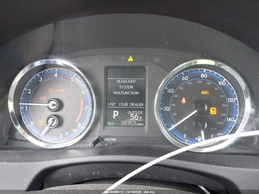 2018 Toyota Corolla Le VIN: 5YFBURHEXJP853000 Lot: 43950112