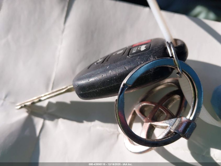 2017 Toyota Corolla Le VIN: 2T1BURHE0HC877588 Lot: 43950118