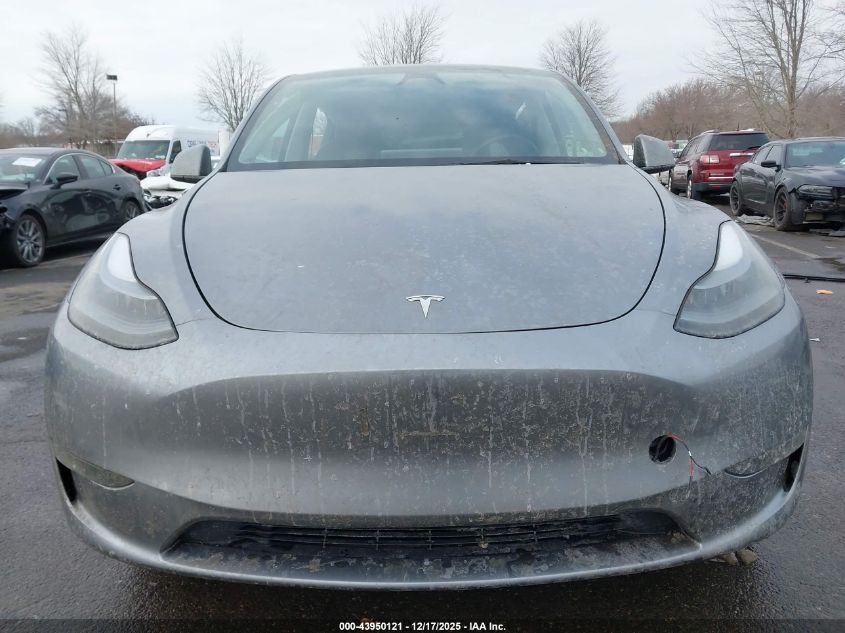 2024 Tesla Model Y Long Range Dual Motor All-Wheel Drive VIN: 7SAYGDEE9RA322953 Lot: 43950121