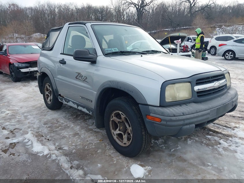 2001 CHEVROLET TRACKER  VIN: 2CNBJ78C016938839