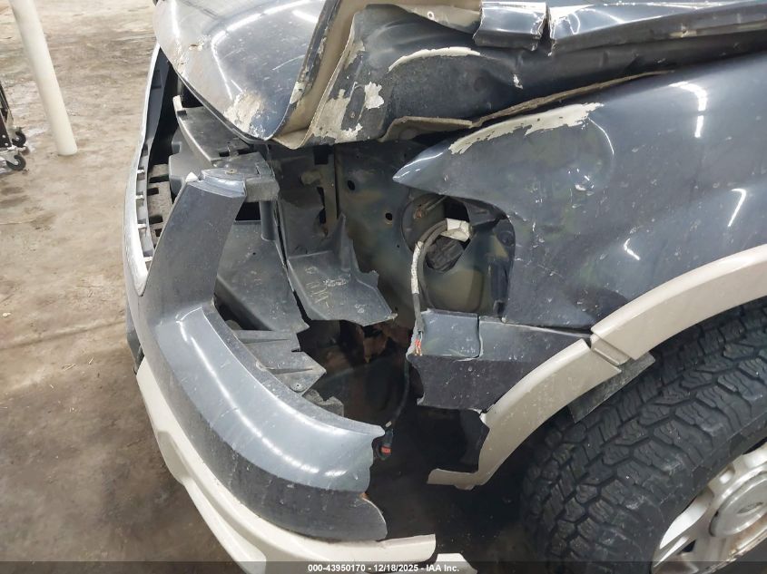 2005 Ford Expedition Eddie Bauer/King Ranch VIN: 1FMFU18575LB00456 Lot: 43950170