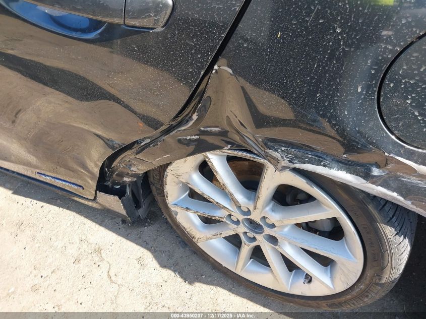 2011 Lexus Ct 200H Premium VIN: JTHKD5BH5B2011773 Lot: 43950207