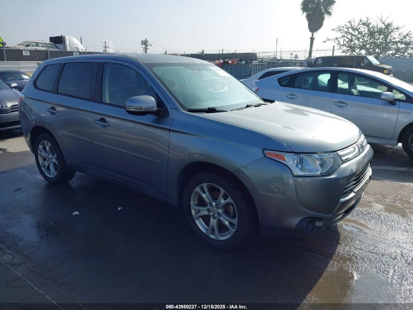 MITSUBISHI OUTLANDER SE