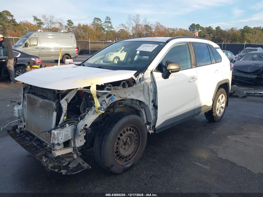 VIN JTMH1RFV4KJ006632 2019 TOYOTA RAV4 LE