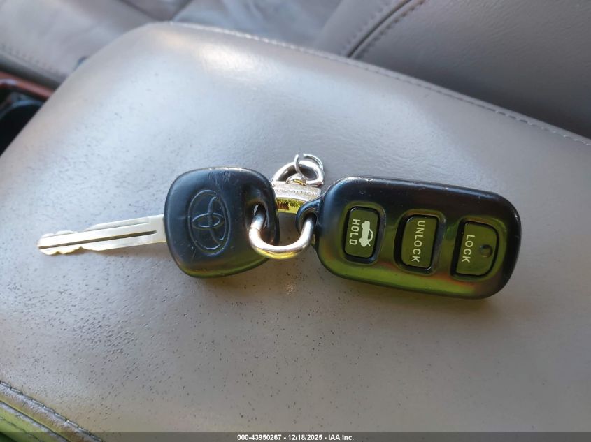 2002 Toyota Camry Xle V6 VIN: 4T1BF30K22U023913 Lot: 43950267